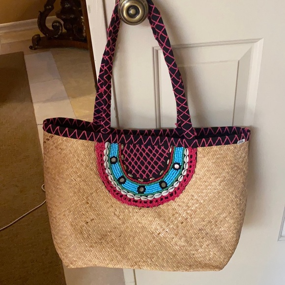 Fun Straw Beach Bah - Picture 1 of 2